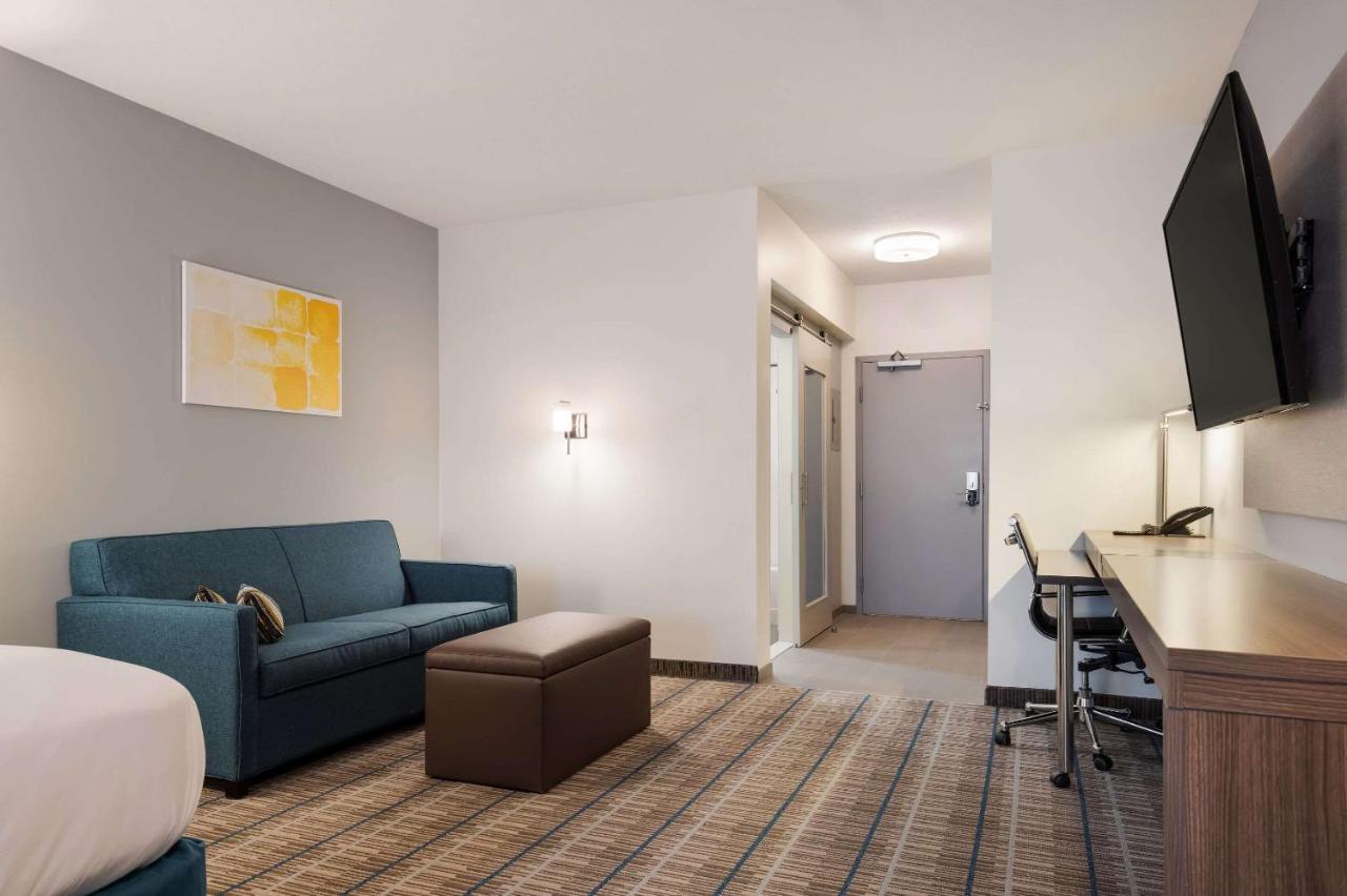 Mainstay Suites Gaylord Exterior photo