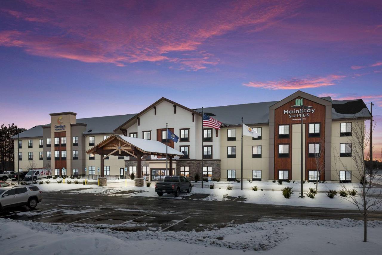 Mainstay Suites Gaylord Exterior photo